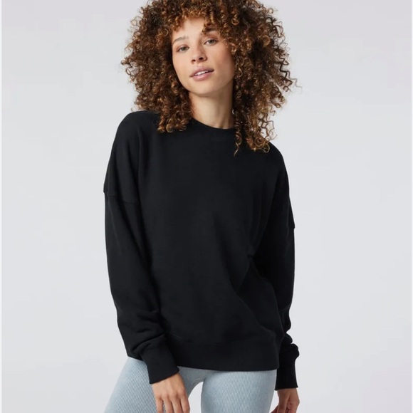 Vuori Tops - Vuori Sedona Weekender Crew Black Sweatshirt